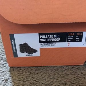 Merrela Pulsate Mid Waterproof sz 10 boot